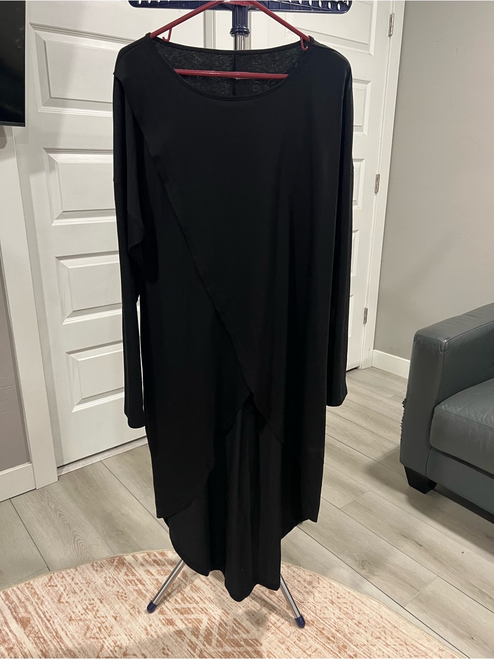 Lyaner Solid Black Flowing High-Low Long Sleeve Duster